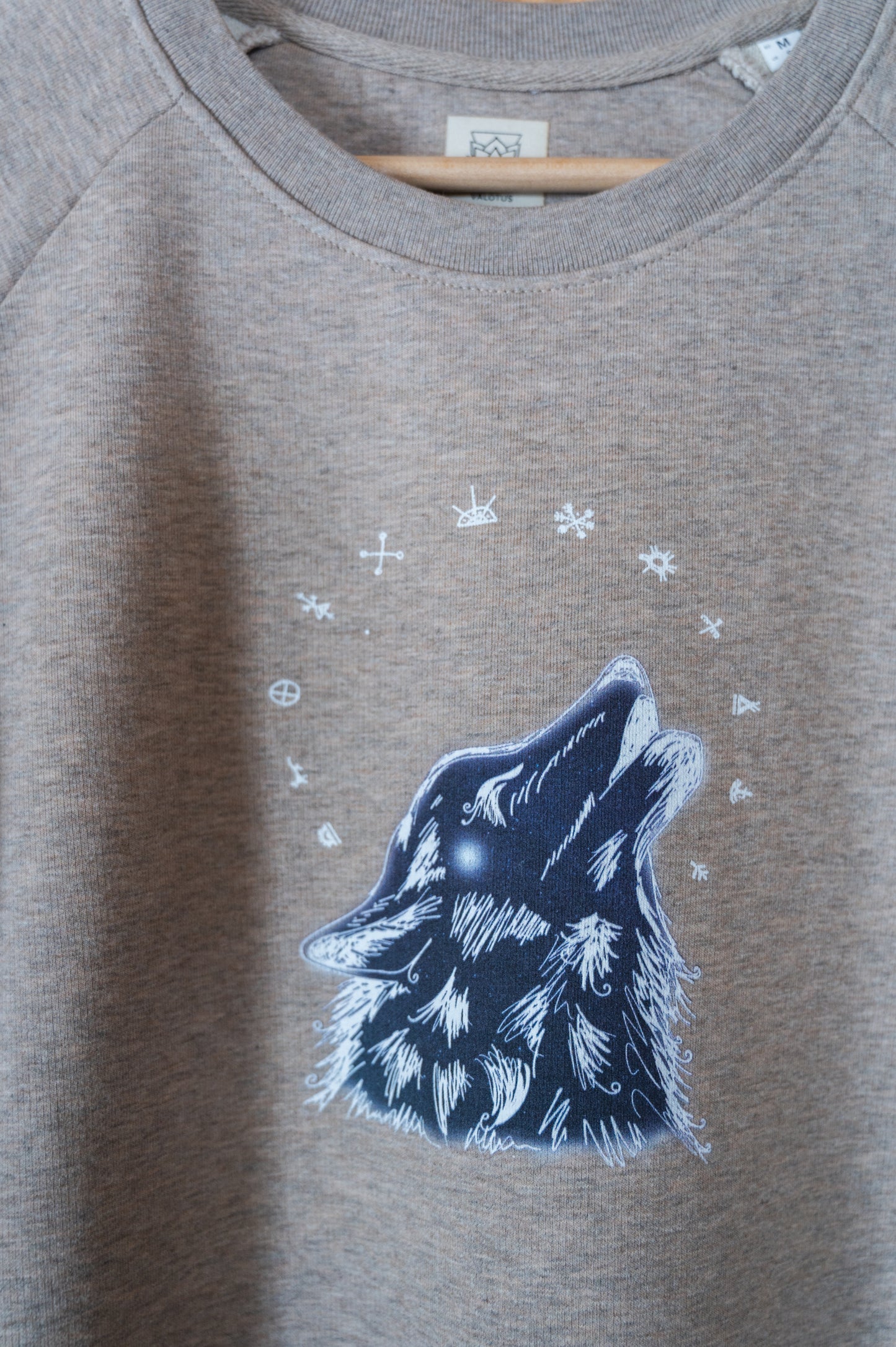 The Howl collegepaita